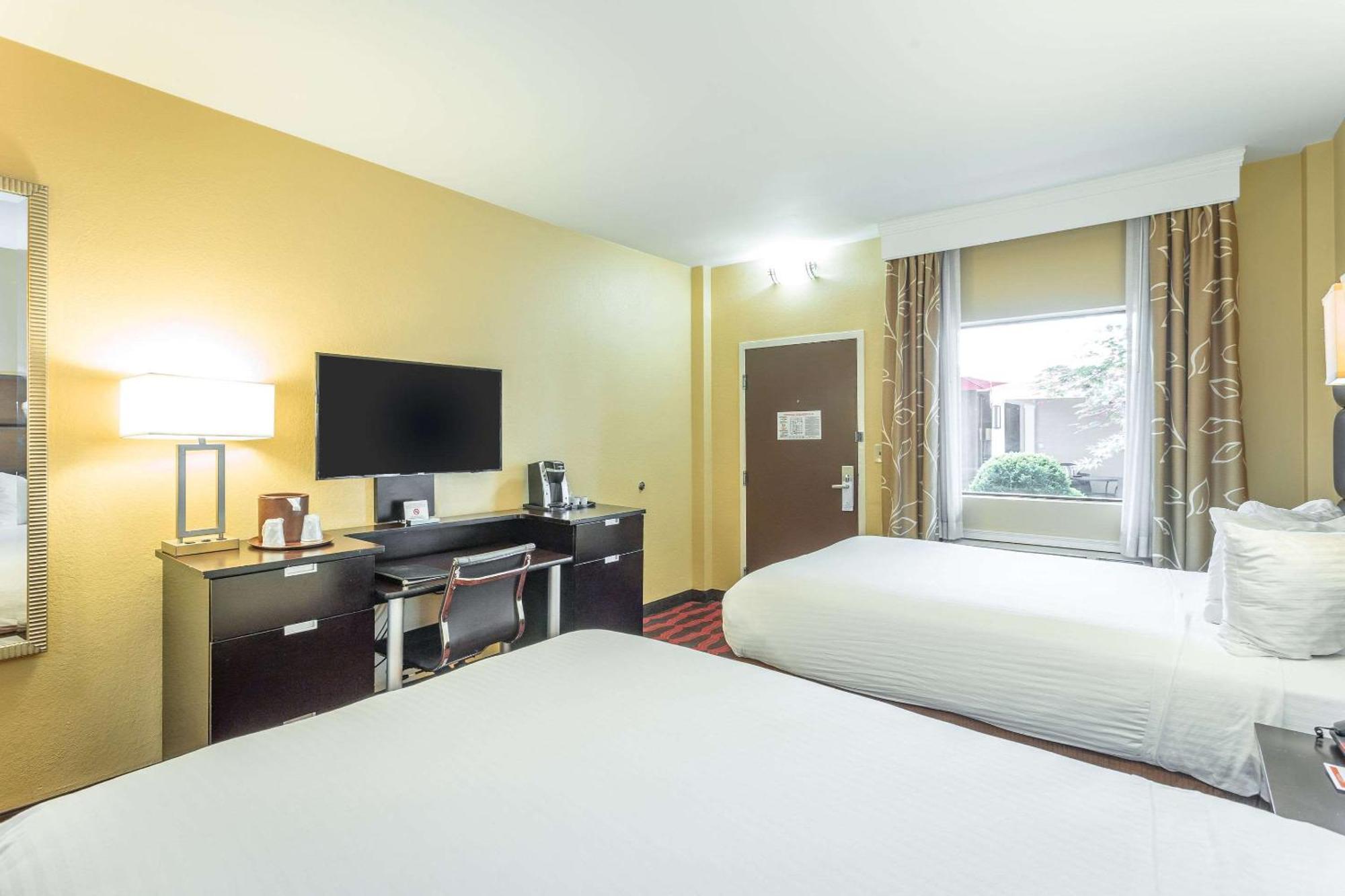 Inn At The Peachtrees, Ascend Hotel Collection Atlanta Exterior photo