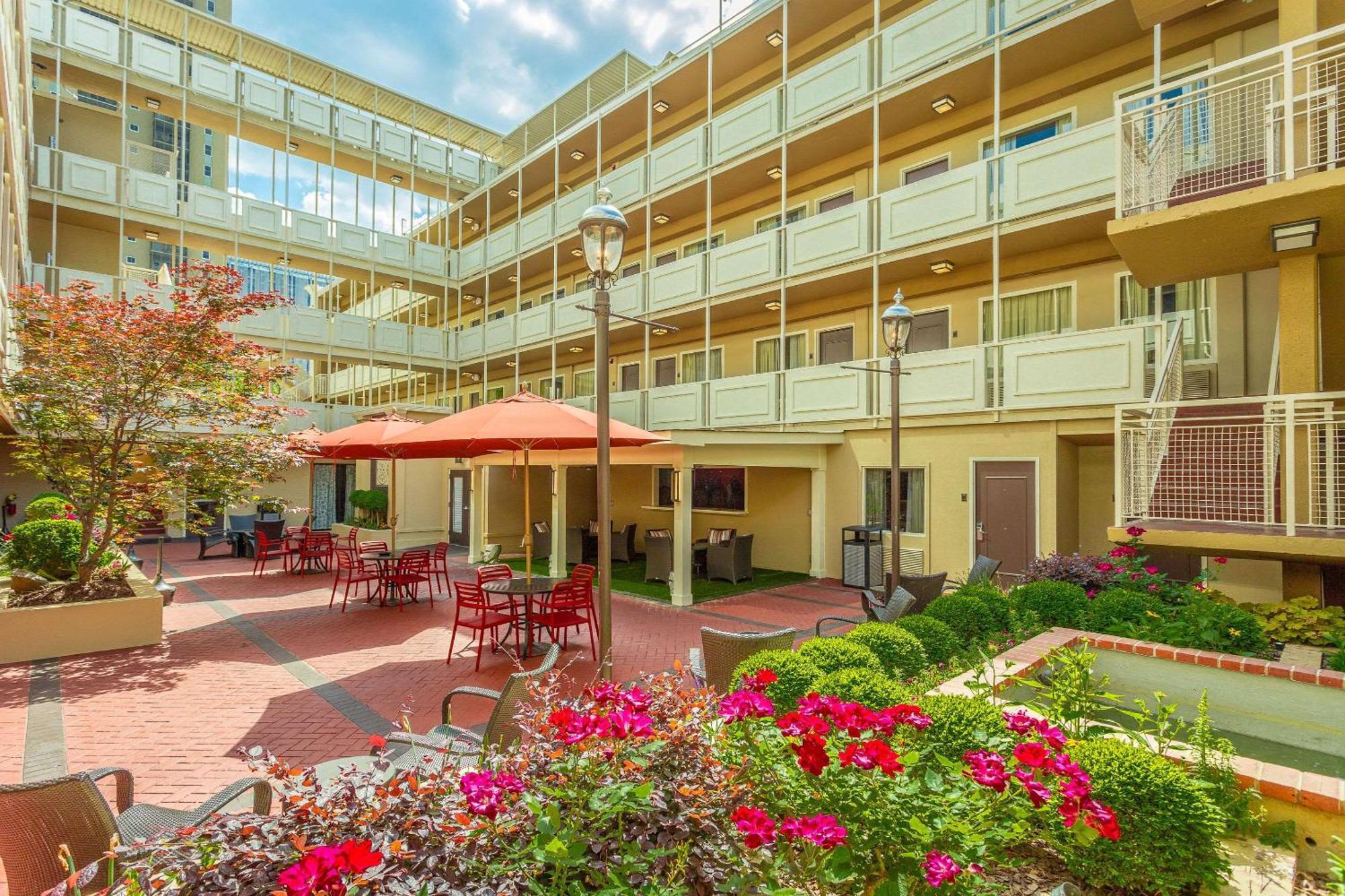Inn At The Peachtrees, Ascend Hotel Collection Atlanta Exterior photo