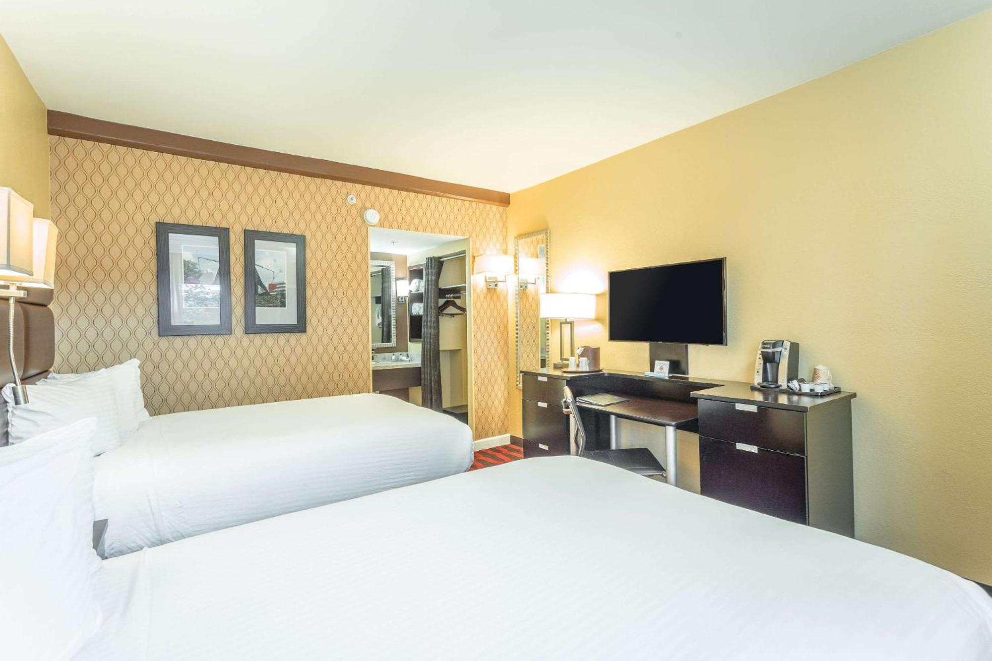 Inn At The Peachtrees, Ascend Hotel Collection Atlanta Exterior photo