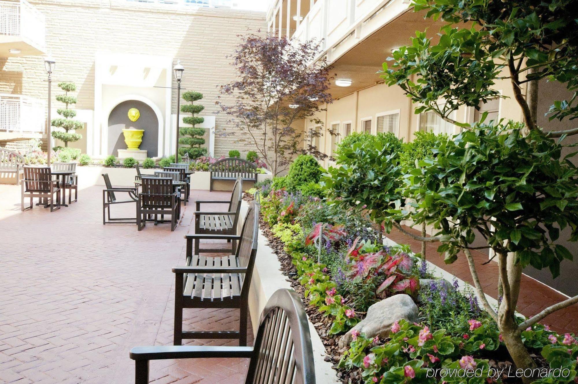Inn At The Peachtrees, Ascend Hotel Collection Atlanta Exterior photo