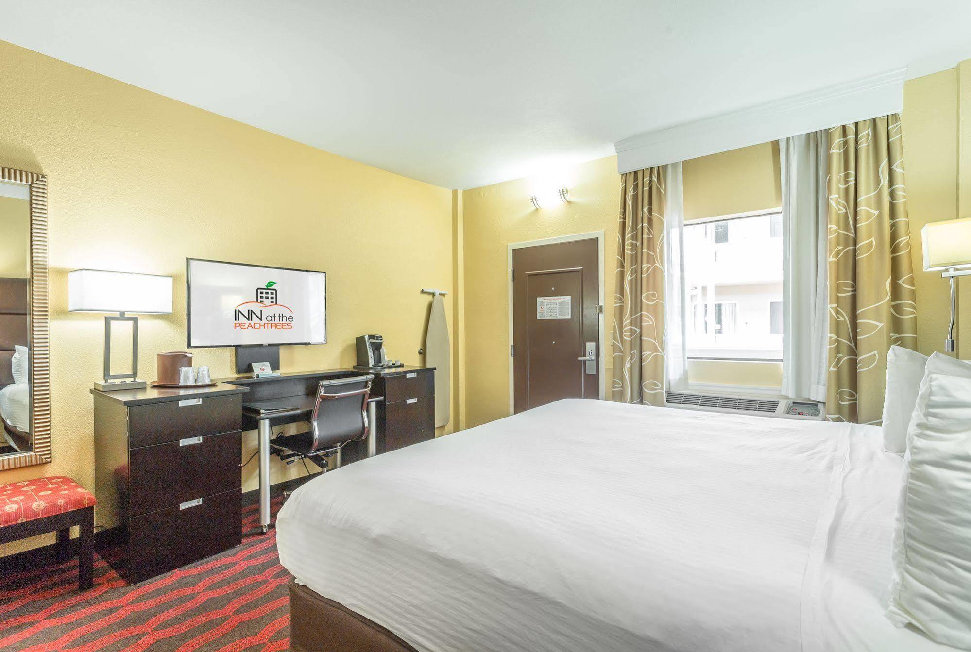 Inn At The Peachtrees, Ascend Hotel Collection Atlanta Exterior photo