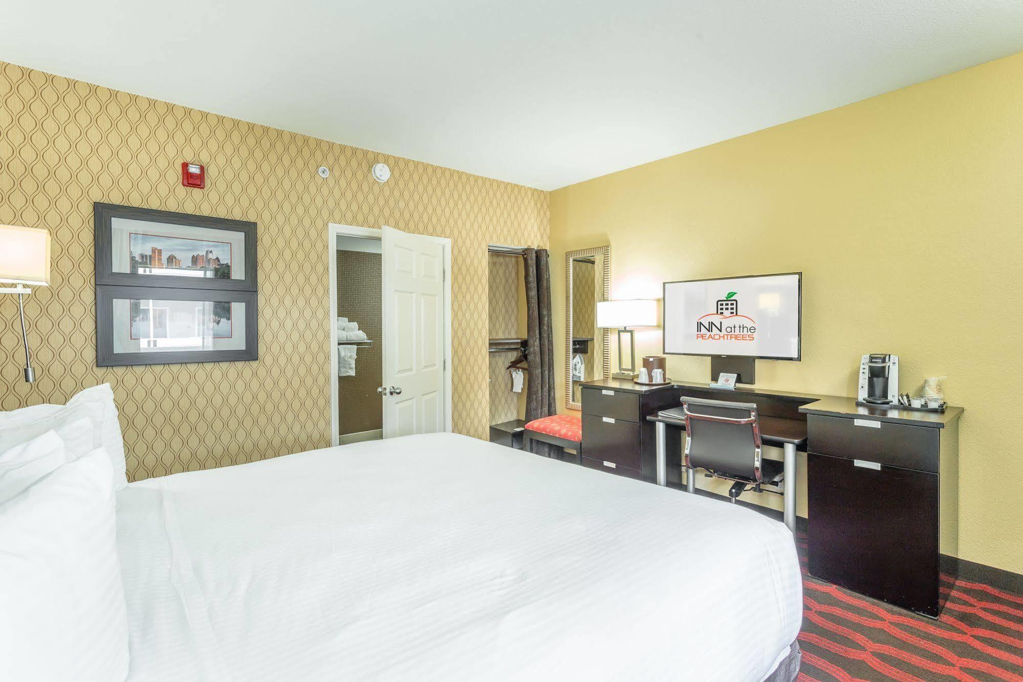 Inn At The Peachtrees, Ascend Hotel Collection Atlanta Exterior photo